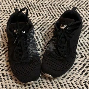 APL Sneakers Women’s 7